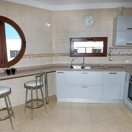 Playa Blanca Sleeps 4 Pool Wifi
