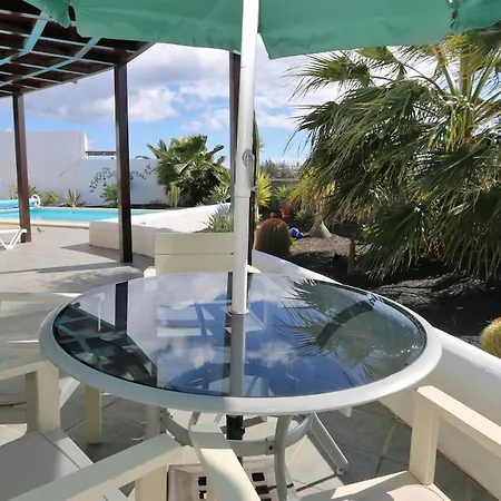 Playa Blanca Sleeps 4 Pool Wifi Willa *